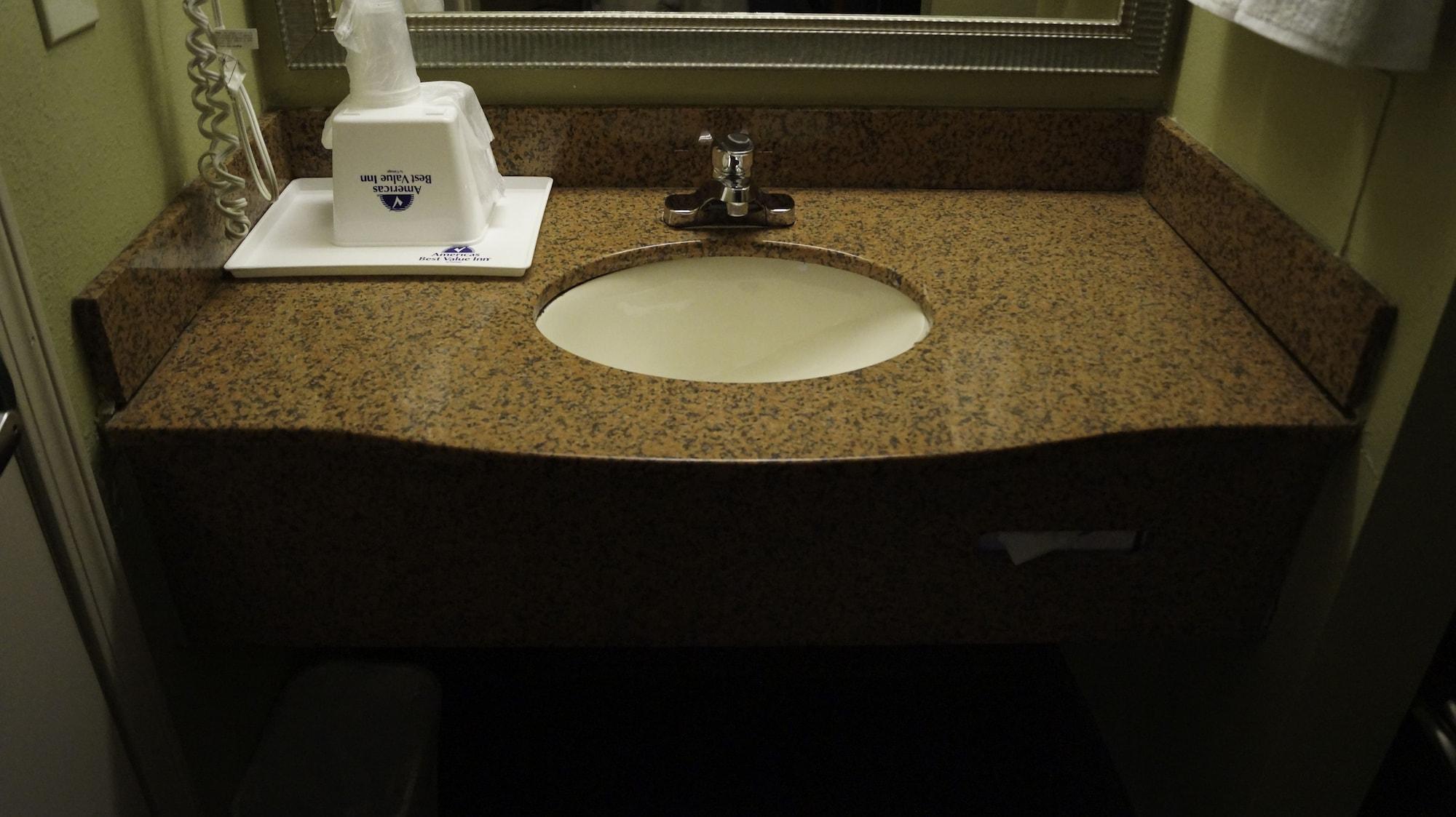 Americas Best Value Inn St. Louis Downtown Buitenkant foto