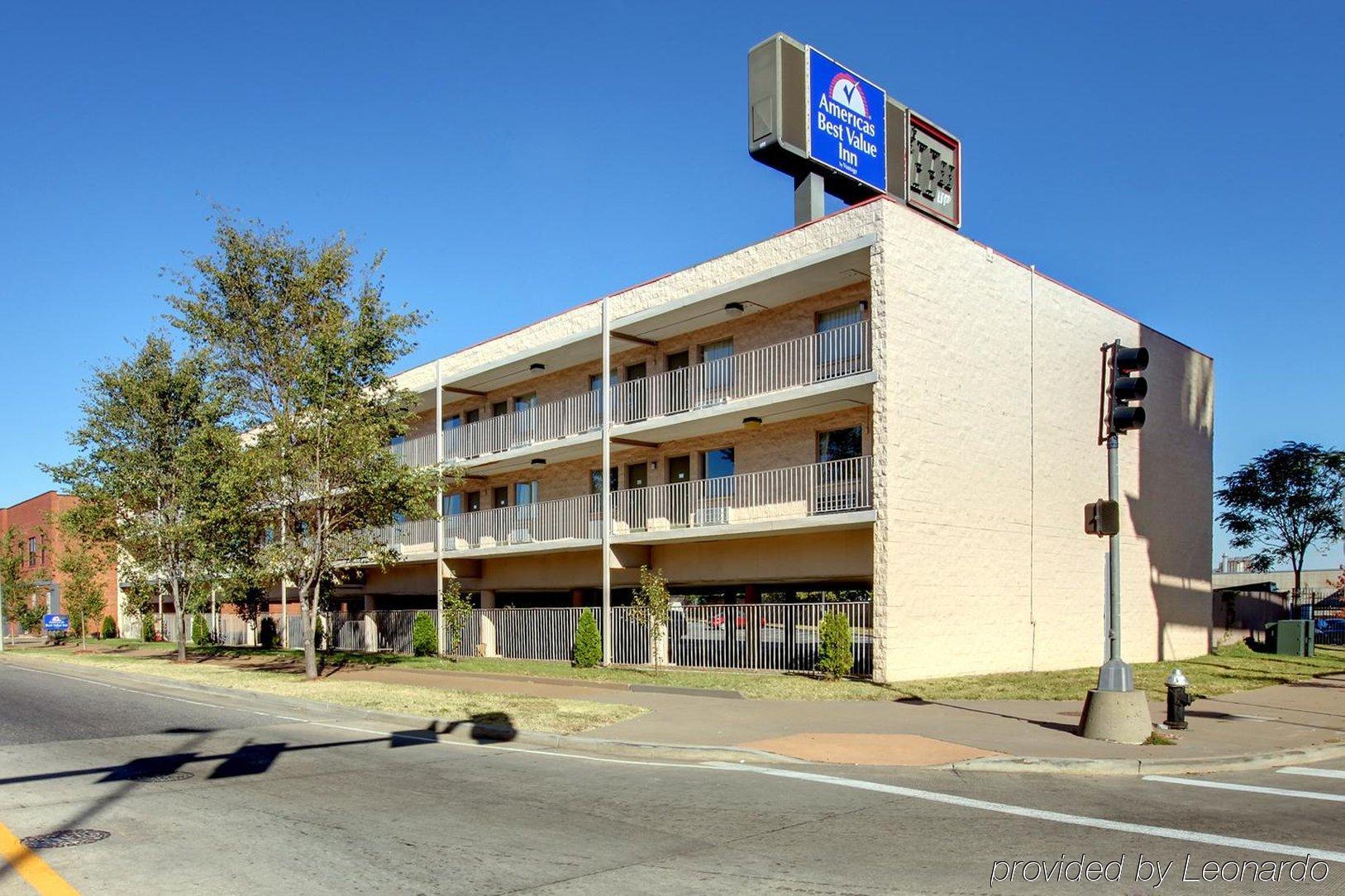 Americas Best Value Inn St. Louis Downtown Buitenkant foto