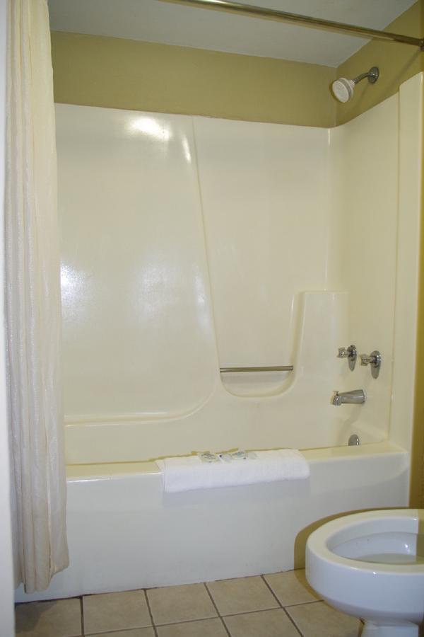 Americas Best Value Inn St. Louis Downtown Buitenkant foto