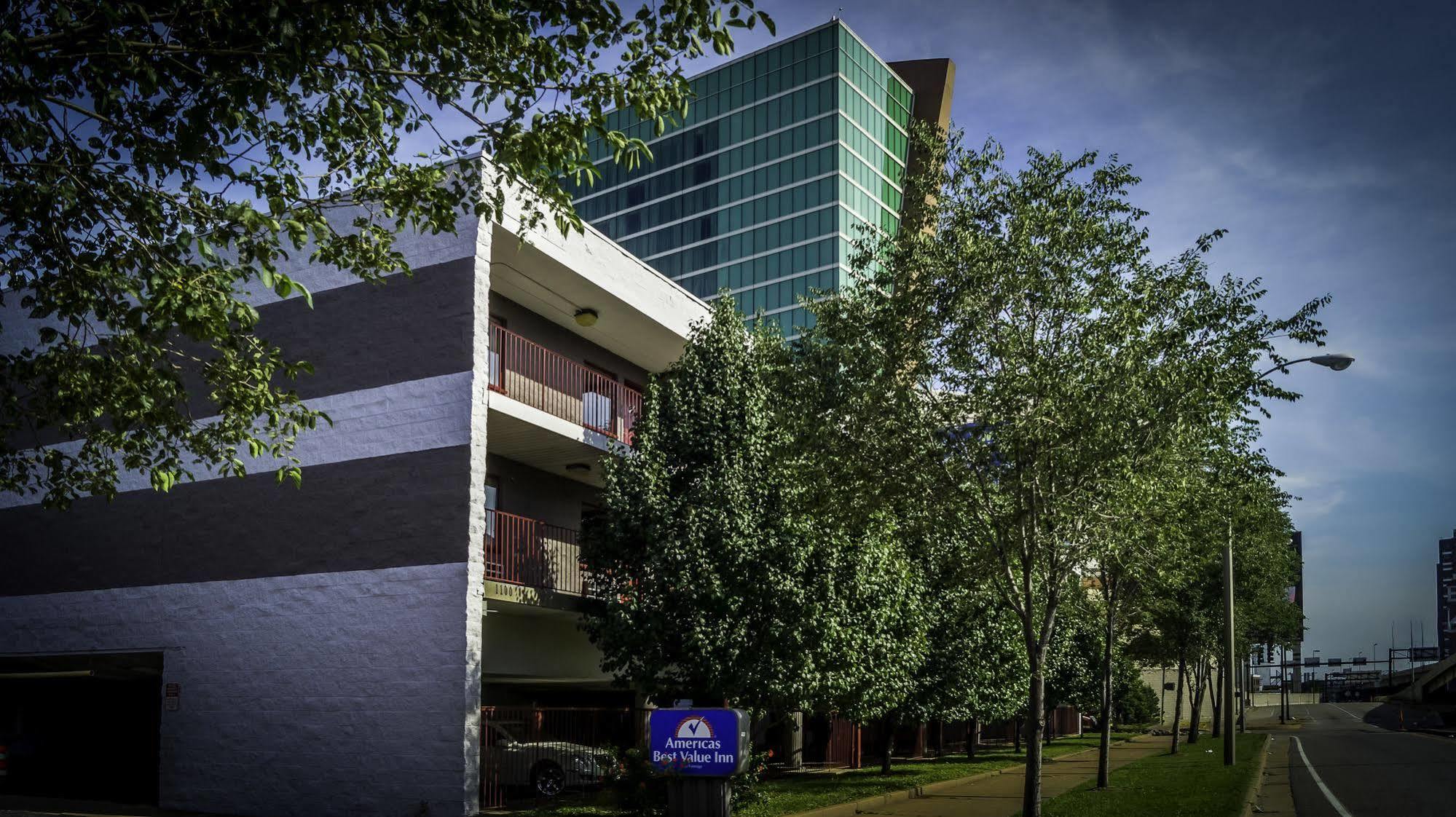 Americas Best Value Inn St. Louis Downtown Buitenkant foto